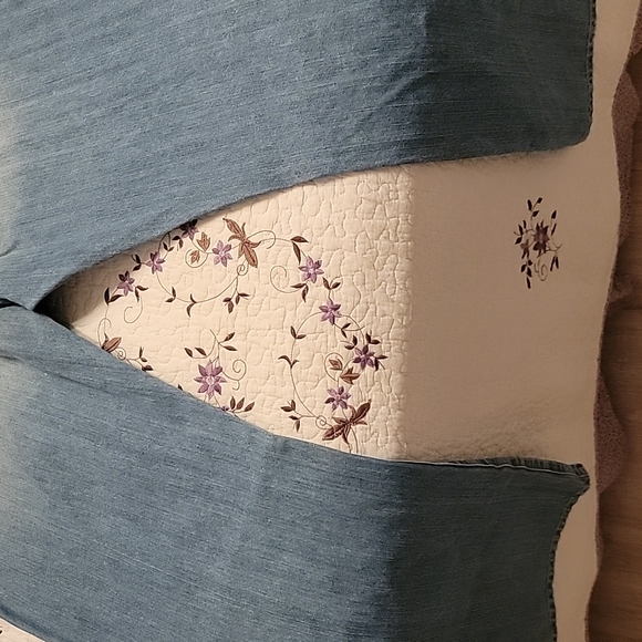 Jeans - Picture 2 of 4